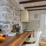 2 - Luxury With Terrace In Heart Of 스플리트