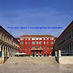 2 - Luxury With Terrace In Heart Of 아파트
