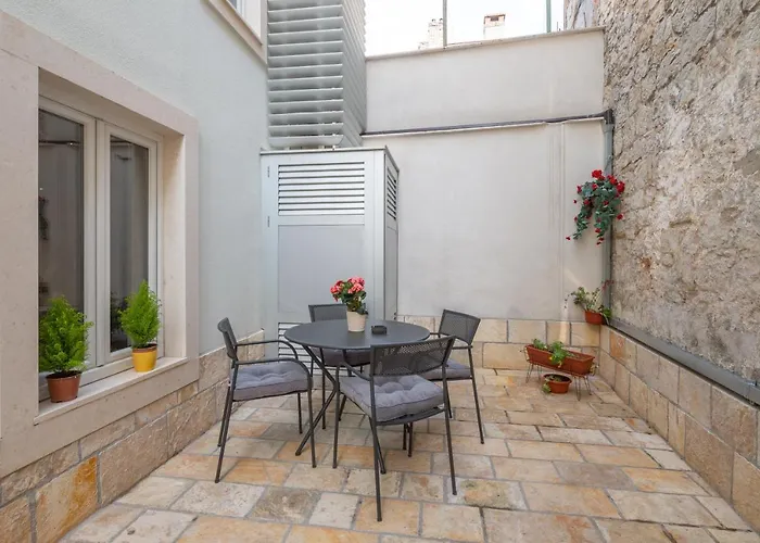 2 - Luxury With Terrace In Heart Of Apartamento