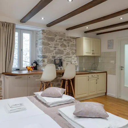 2 - Luxury With Terrace In Heart Of Daire Split